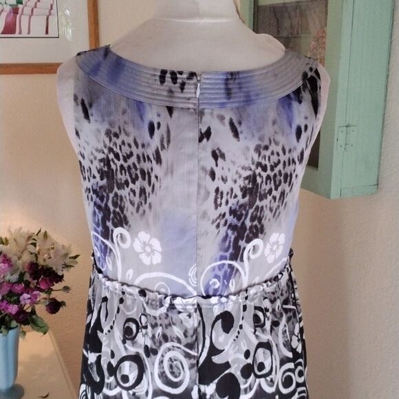 Peter Nygard Maxi Dress - Picture 7 of 12